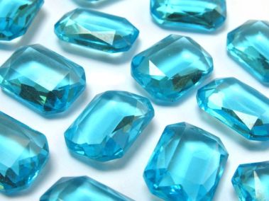 1000px-Octagon_glas_puntsteen_aquamarijn_blauw_14x10_mm