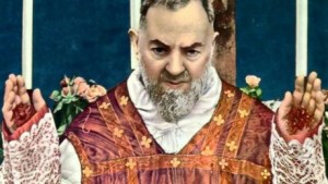 padre_pio_stigmata_mass460